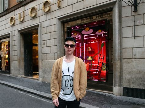 vi vestite gucci e poi non potete pagare un caffe